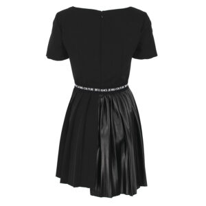 73HAO925-N0103_899-01 Κοντό Μαύρο Φόρεμα Με Πλισέ Φούστα Versace Jeans Couture