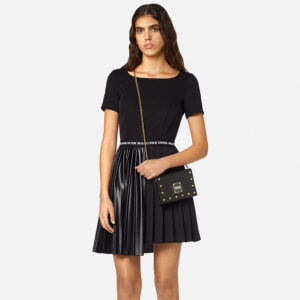 73HAO925-N0103_899-mdl Κοντό Μαύρο Φόρεμα Με Πλισέ Φούστα Versace Jeans Couture