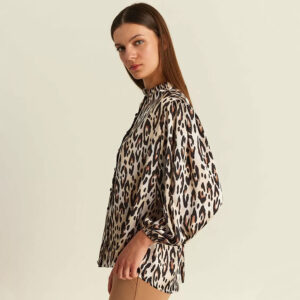077.80.01.018_BEJ-mdl2 Μπλούζα Animal Print Με Γιακά Ψιλό Βολάν forel