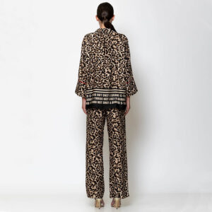 2502004_BRW & 2503004_BRW-mdl3 Σατέν Παντελόνι Με Animal Print C-THROU Σατέν Πουκάμισο Με Animal Print